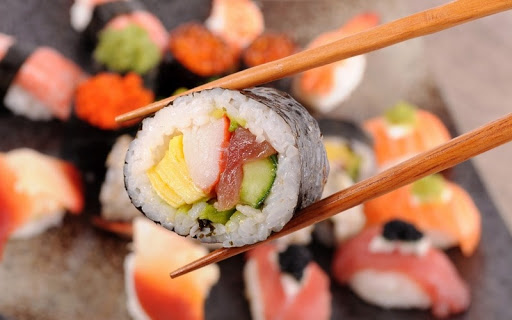 Едим суши правильно